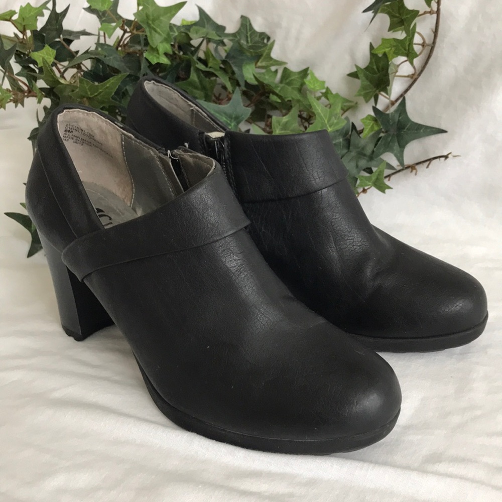 Cliffs By White Mountain- 3” Block Heel Bootie - image 1